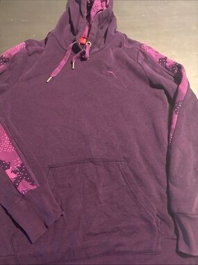 Puma Men's Deep Purple Hoodie with Patterned Sleeve Accents